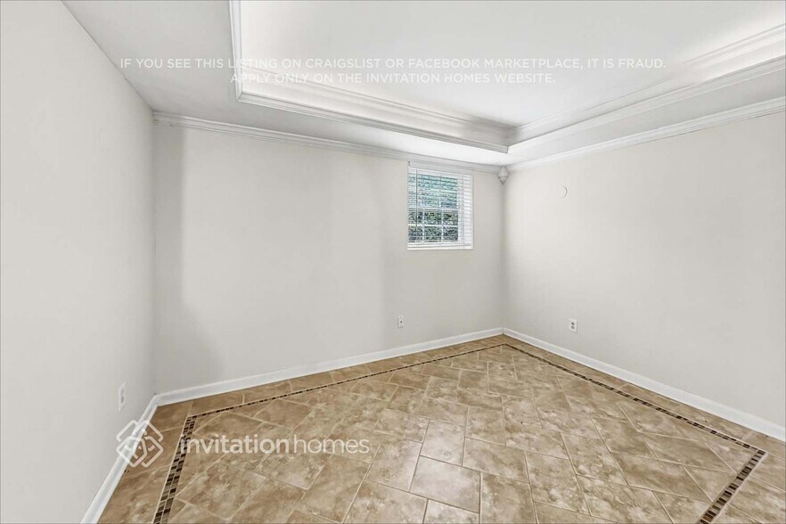 Building Photo - 1379 Hidden Cir