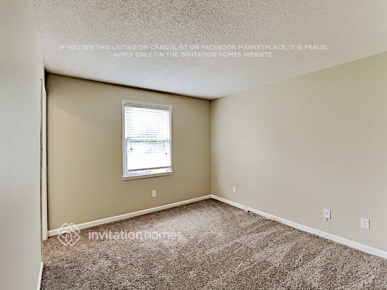 Building Photo - 10430 Meadow Crest Ln