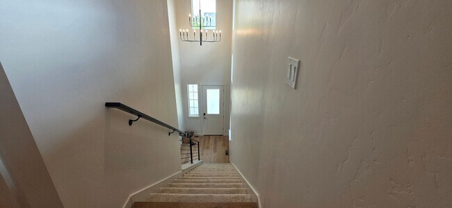 Building Photo - Stunning 3-bedroom + tech room, 2.5-bath home in NW Boise!