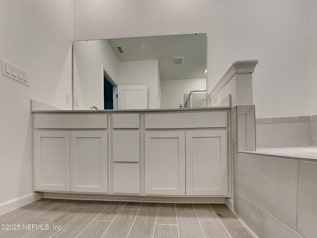 Building Photo - 9004 Latigo Ln