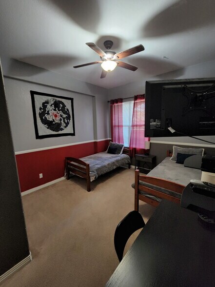 Building Photo - 81849 Via Parco Dr