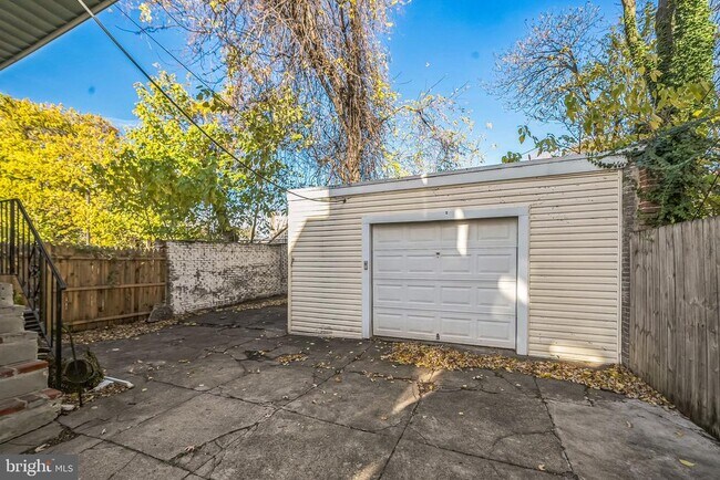 Building Photo - 3817 Haverford Ave