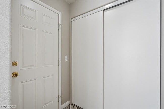 Building Photo - 808 Majestic Rock Cir