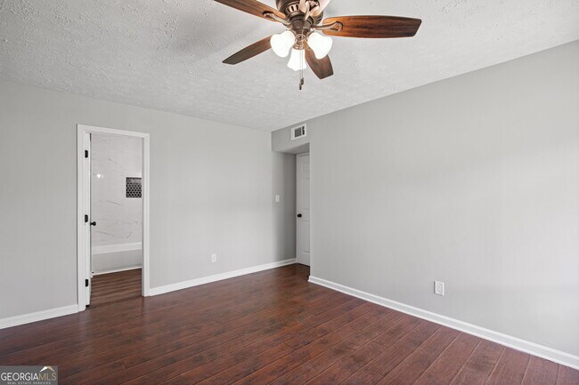 Building Photo - 3193 Nectarine Cir