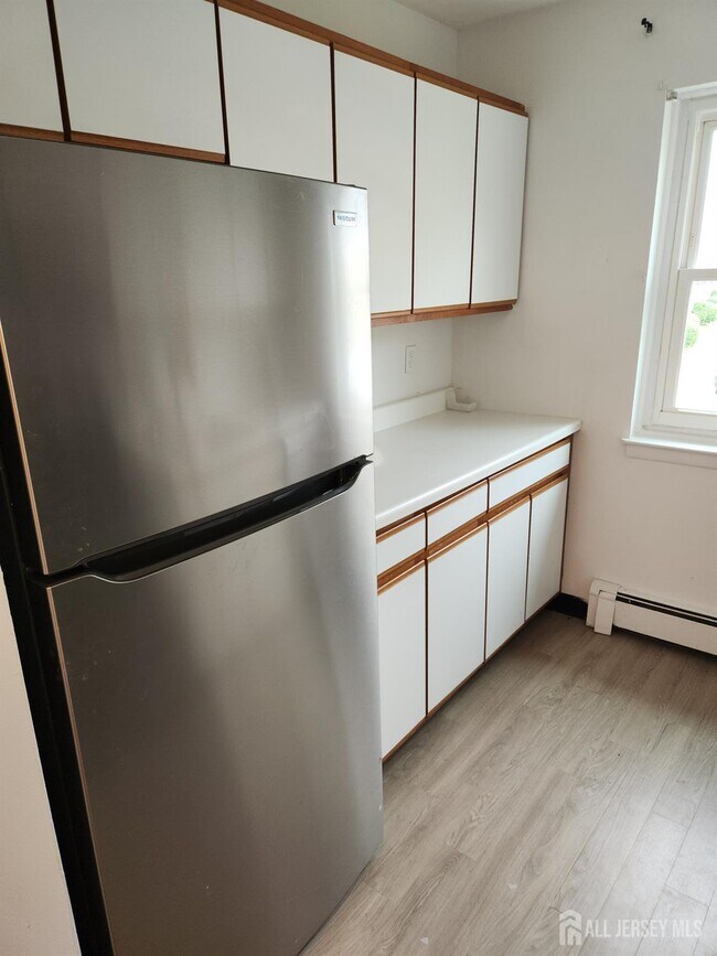 Building Photo - 289 Main St