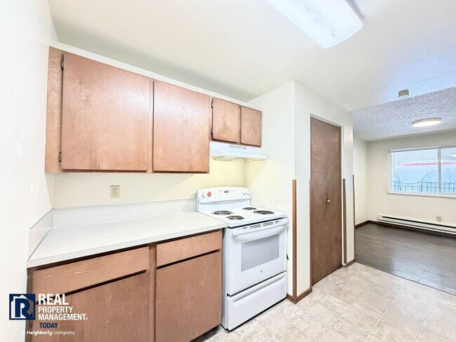 Building Photo - 6115 Glen Mary Ln SE