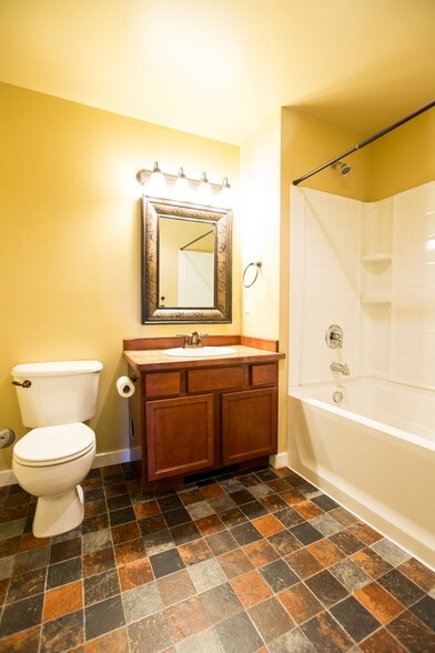 Building Photo - 4645 Bembrick St