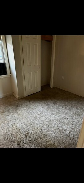 Building Photo - 15 Corwin St