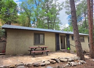 Building Photo - 105 Sleepy Hollow Rd