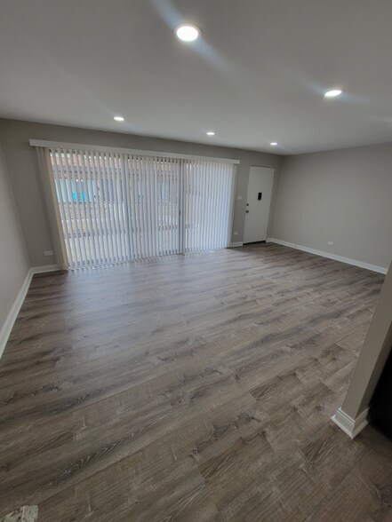 Building Photo - 482 Duane Terrace