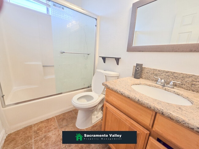 Building Photo - 8440 Sierra Sunset Dr