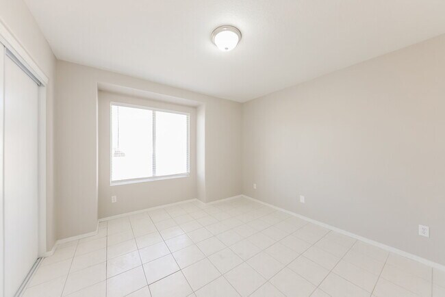 Building Photo - 8819 W Kings Ave