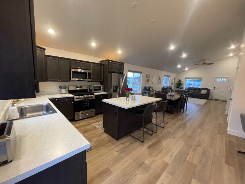 Building Photo - 715 Thrice Lp