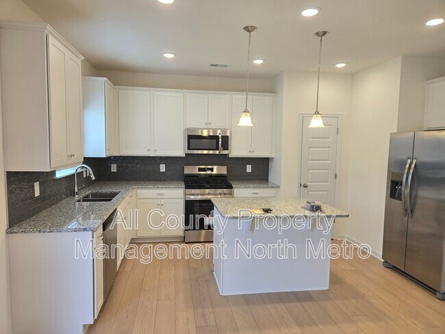 Building Photo - 142 Hadley Wy