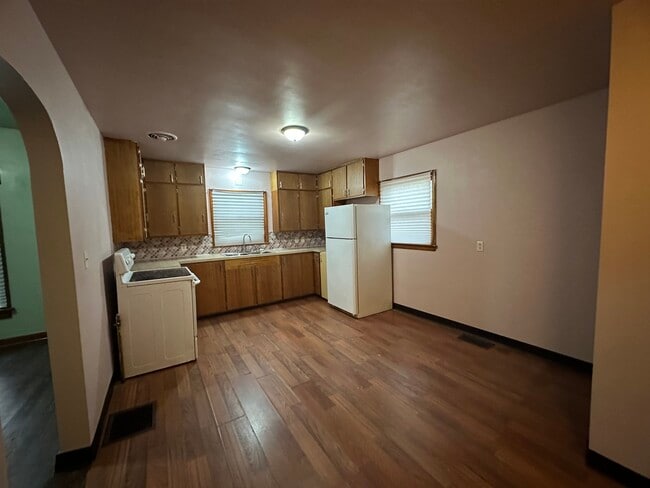 Building Photo - 101 S Buchanan St