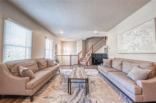 Building Photo - 332 Marshall Heights Dr