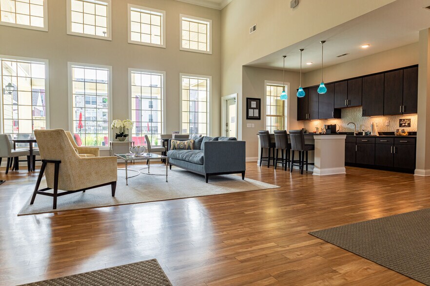 Primary Photo - Revere at Spring Hill