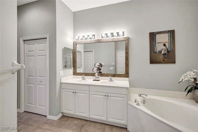 Building Photo - 12607 Fox Ridge Dr