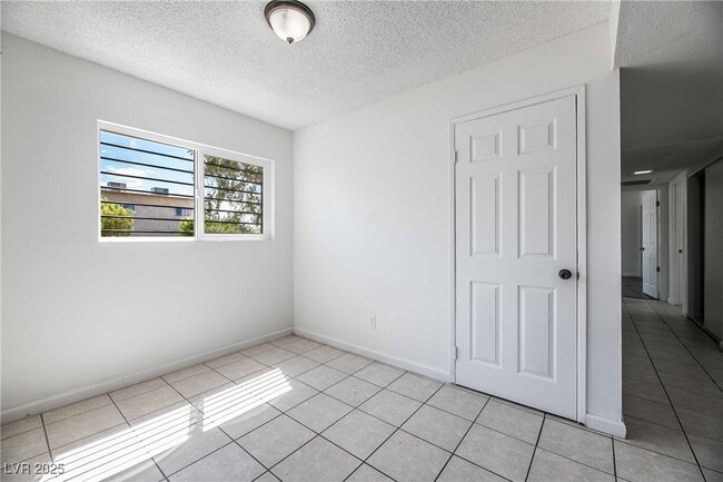 Building Photo - 5317 Redberry St