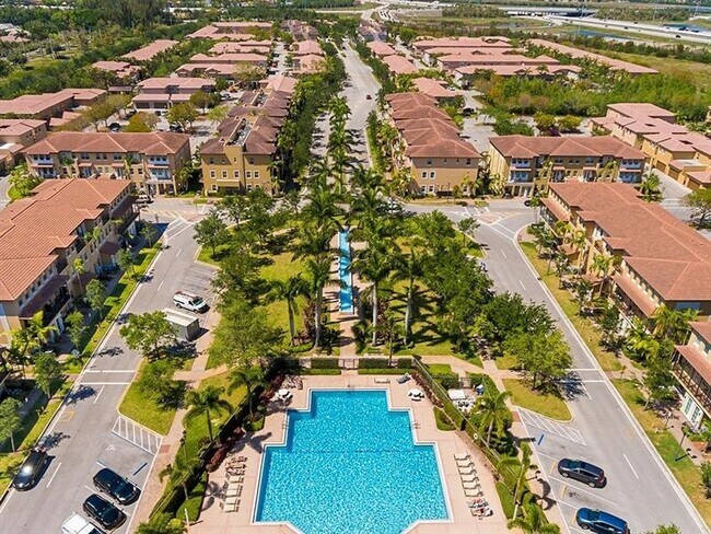 Building Photo - 476 SW 147th Ave