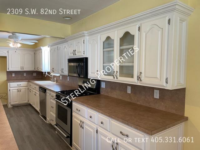 Building Photo - 2309 SW 82nd St