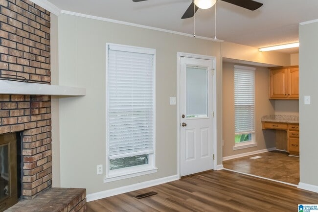 Building Photo - 720 Twin Ridge Dr