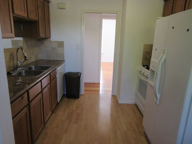 Building Photo - 3 bed - 2 bath Single Family Home in the Heart of Cedar City