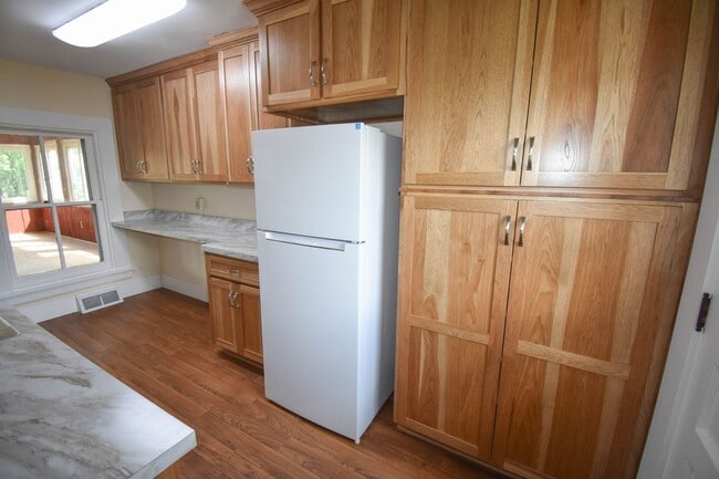 Building Photo - MT440