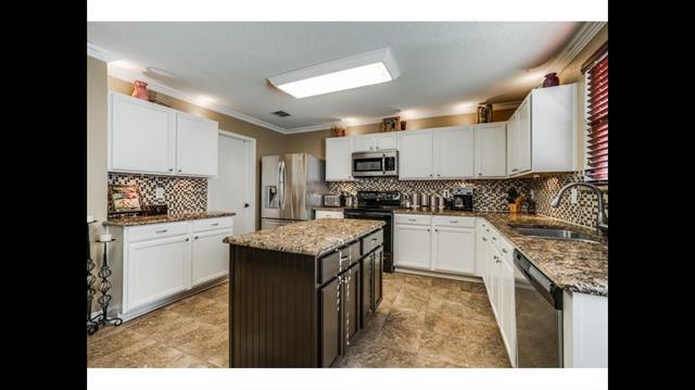 Building Photo - 5425 Comanche Wells Dr