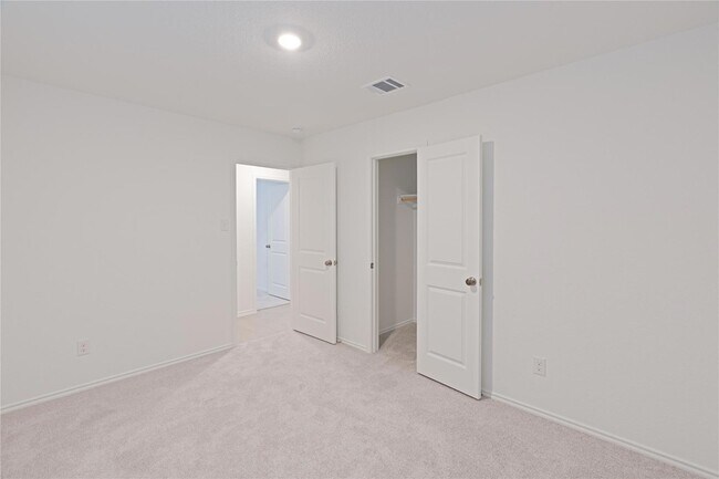 Building Photo - 336 Cowpoke Dr