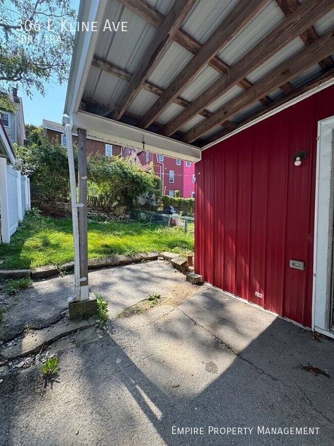 Building Photo - 306 E Kline Ave