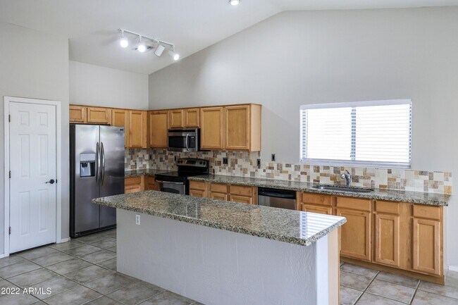 Building Photo - 16462 W Sandra Ln