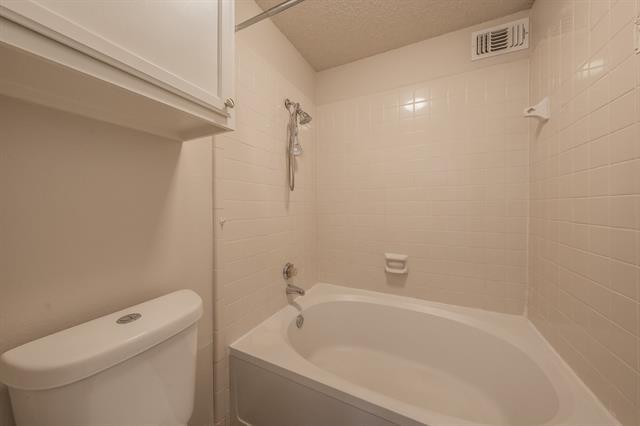 Building Photo - 6402 Valleybrooke Ct