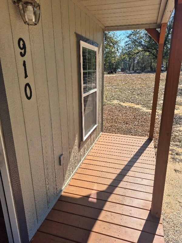 Building Photo - 910 Backwoods Rd