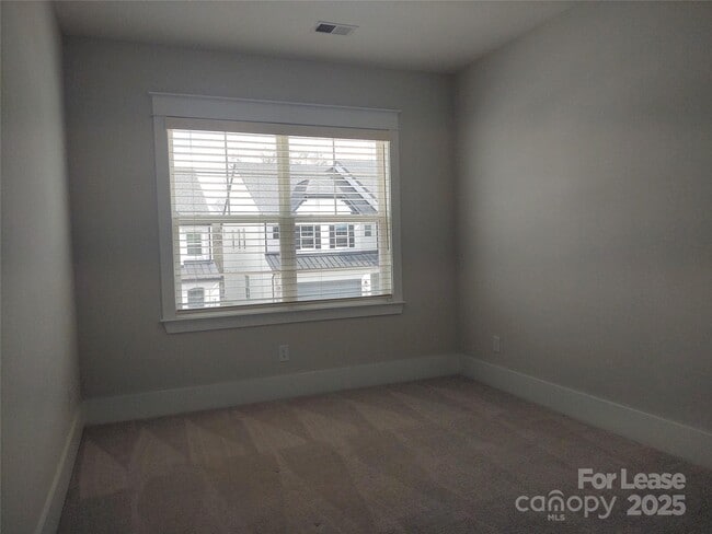 Building Photo - 4836 Blanchard Wy