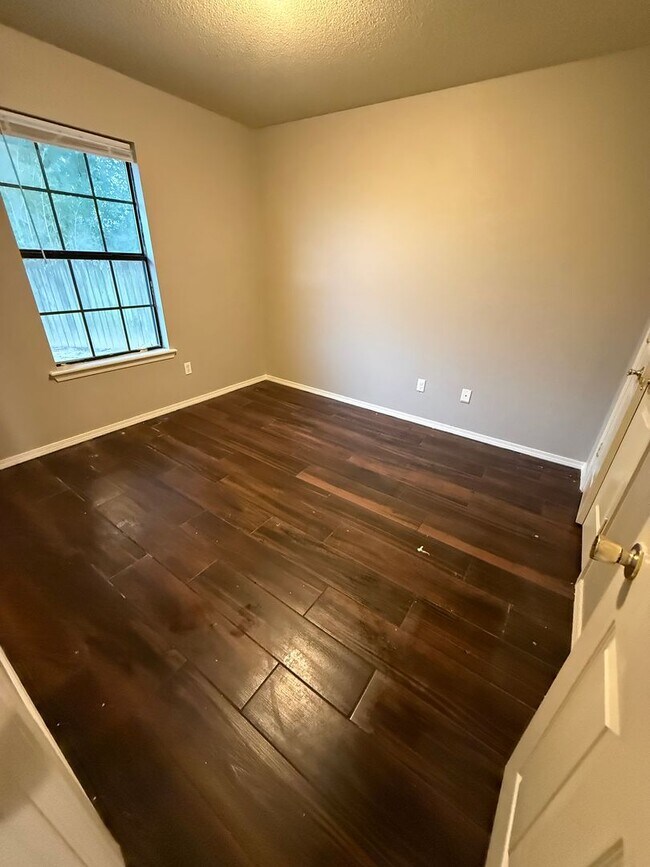 Building Photo - 1807 Wilder Ln