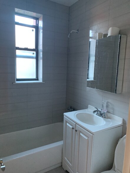 Building Photo - 240 Ocean Pkwy