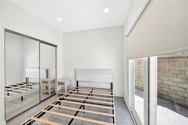 Building Photo - 525 W Woodcrest Ave