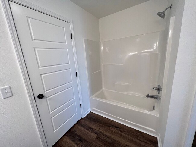 Building Photo - New 3 Bedroom Townhome ($999 Per Month)