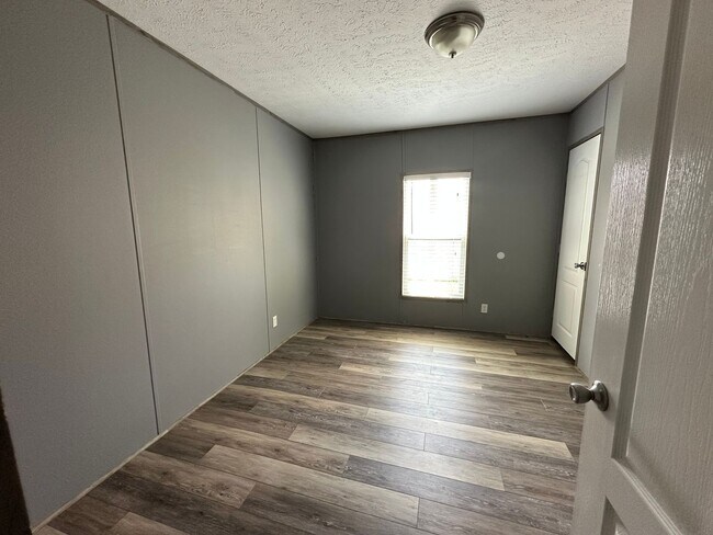 Building Photo - 13807 County Rd 220