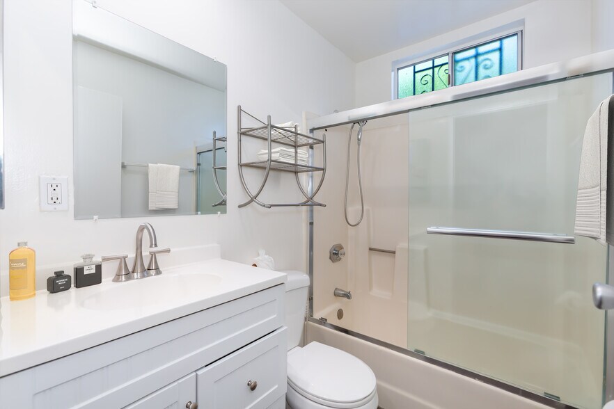 Bathroom - 11481 Cumpston St