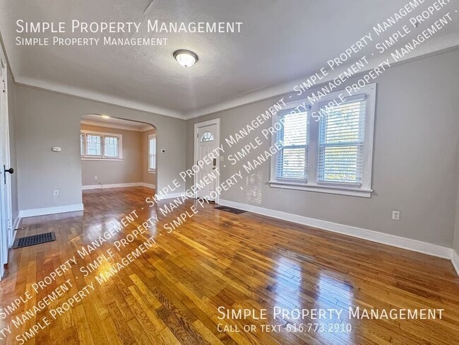 Building Photo - 1246 Dickinson St SE