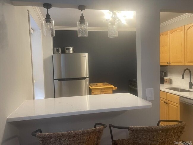 Building Photo - 101 Lincoln Ave