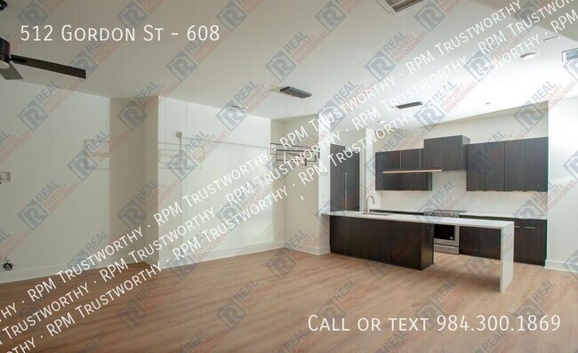 Building Photo - 512 Gordon St