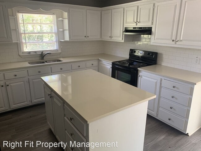 Building Photo - 5 br, 2 bath House - 3950 Calhoun Drive