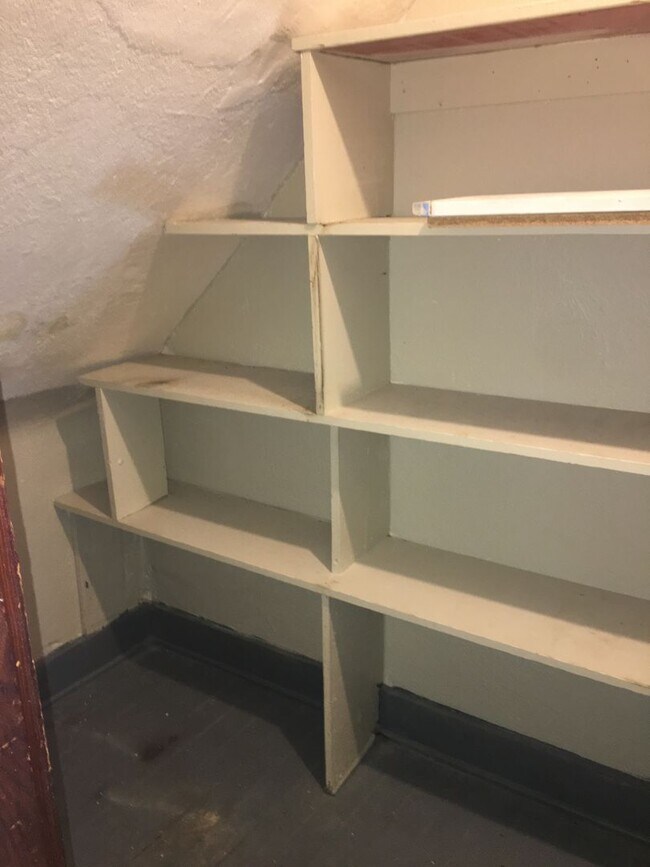 Building Photo - 1430 SW Polk St