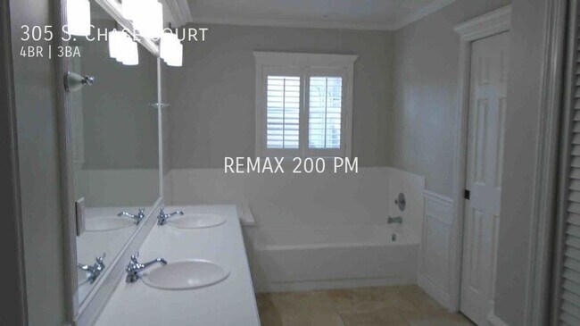 Building Photo - 305 S Chase Ct