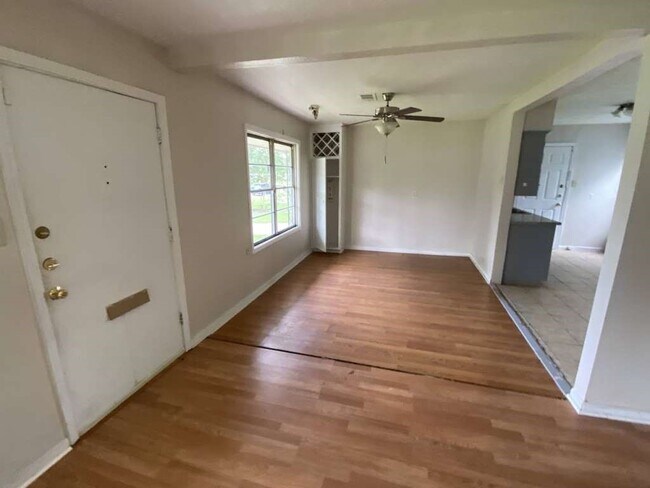 Building Photo - 5715 Belmark St