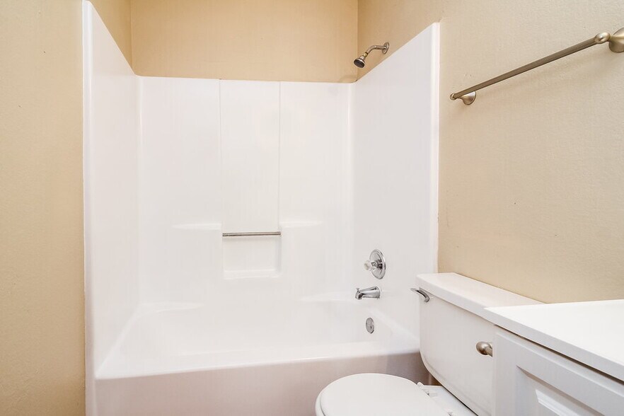 Building Photo - 1125 Hidden Creek Dr