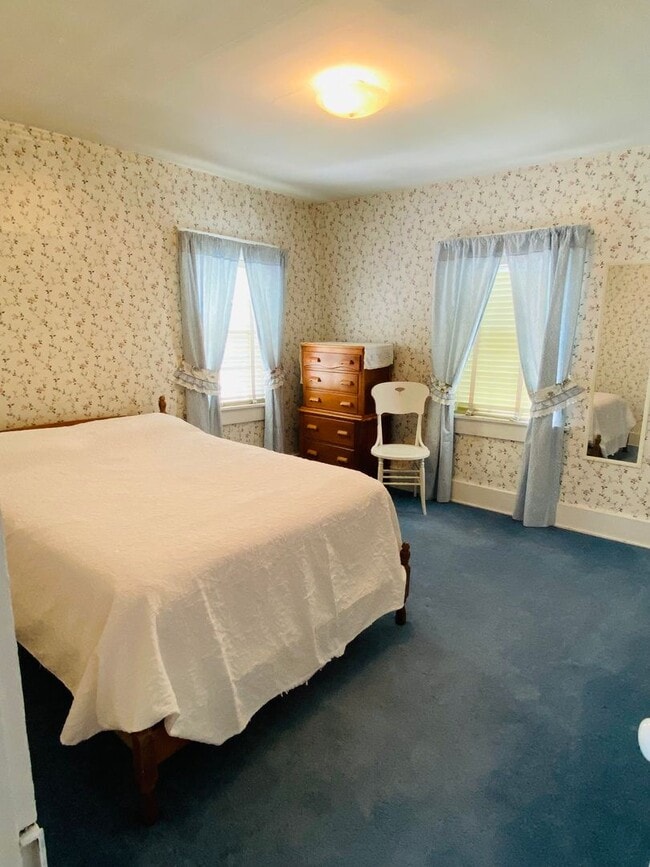 Building Photo - 2 Bedroom, 2 Bath Home furnished home in M...